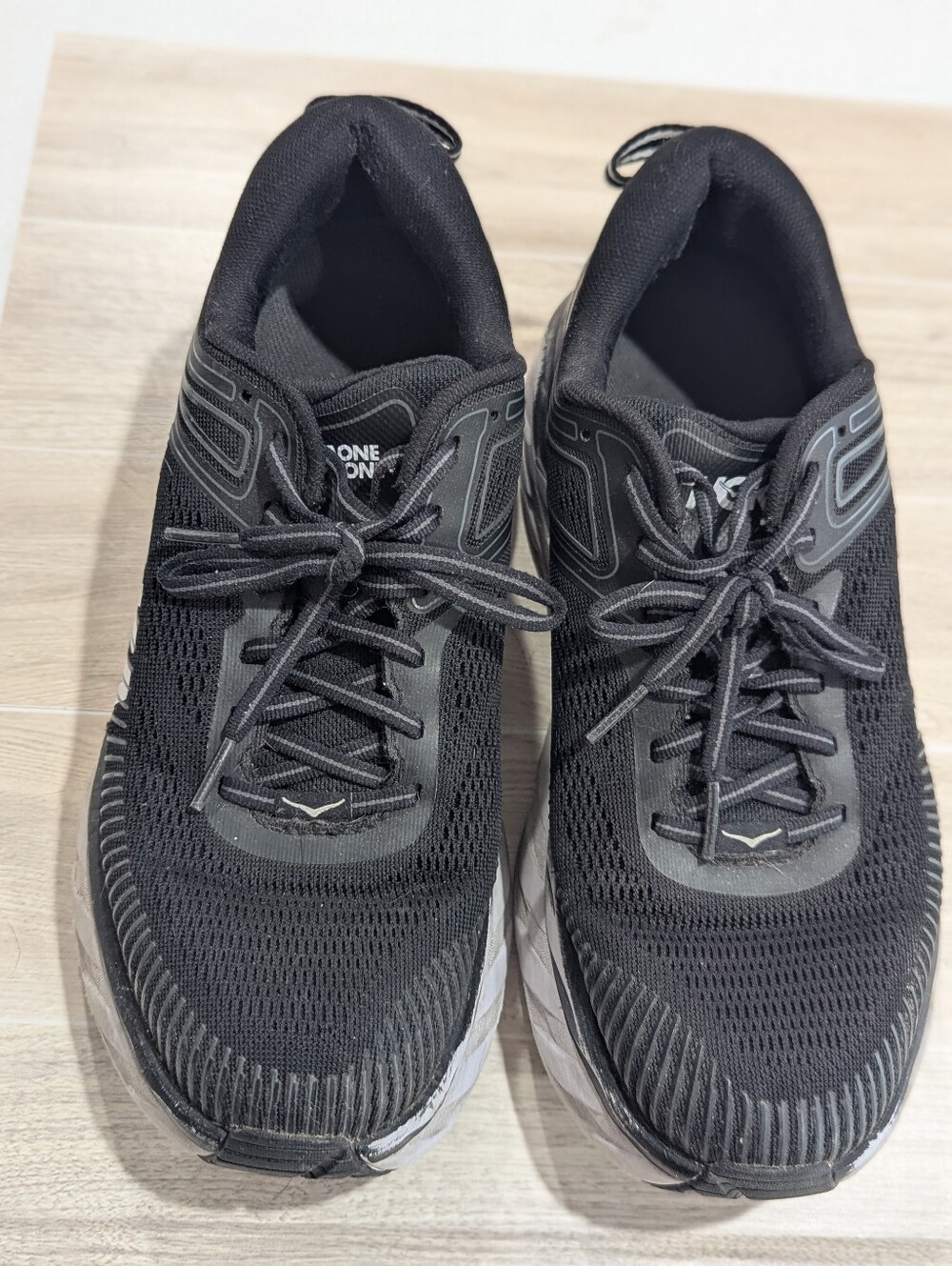 Hoka Women's Bondi 7 sneakers Black White Size 10 *See Last Pic